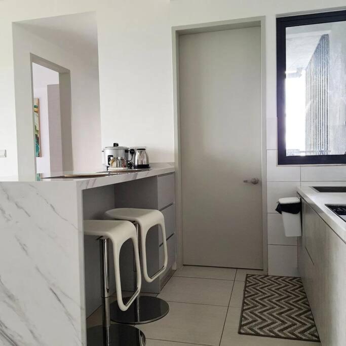 The Glass Homestay Πουτρατζάγια Εξωτερικό φωτογραφία